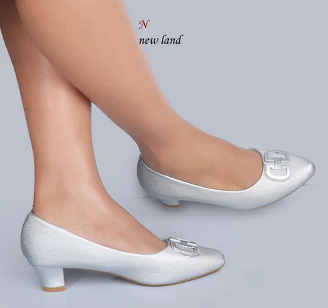 Closed low heels