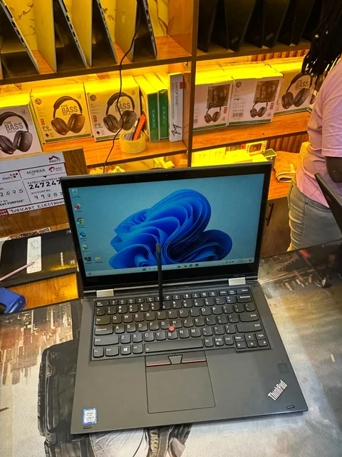 Lenovo ThinkPad X390 Yoga Core i5 8th Gen | Touchscreen x360 | 8GB RAM | 256GB SSD | Stylus Pen
